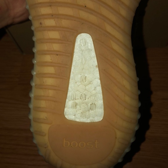 Yeezy 350 V2. Sesame - Picture 4 of 8